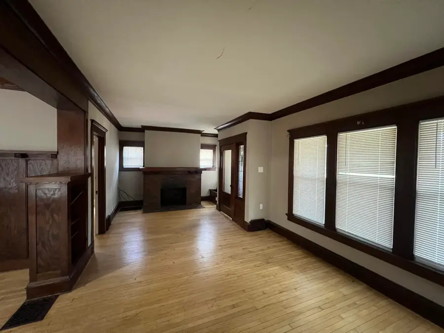 2469 N 46th St, Milwaukee, WI 53210 - #3