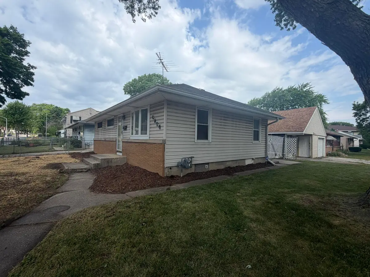 6204 W Thurston Ave, Milwaukee, WI 53218 - #1