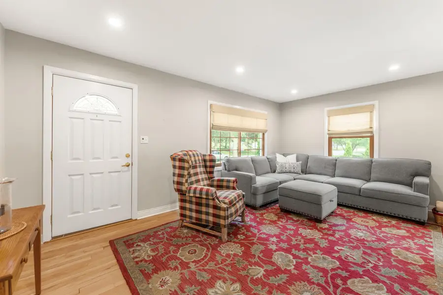 W59N777 Highwood Dr, Cedarburg, WI 53012 - #3