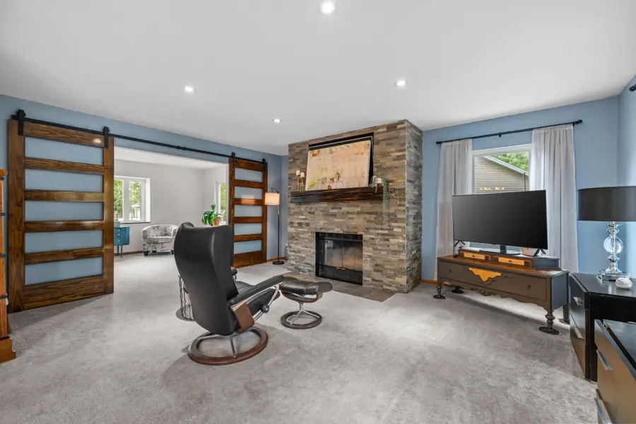451 Crossroad Ct, Grafton, WI 53024 - #3