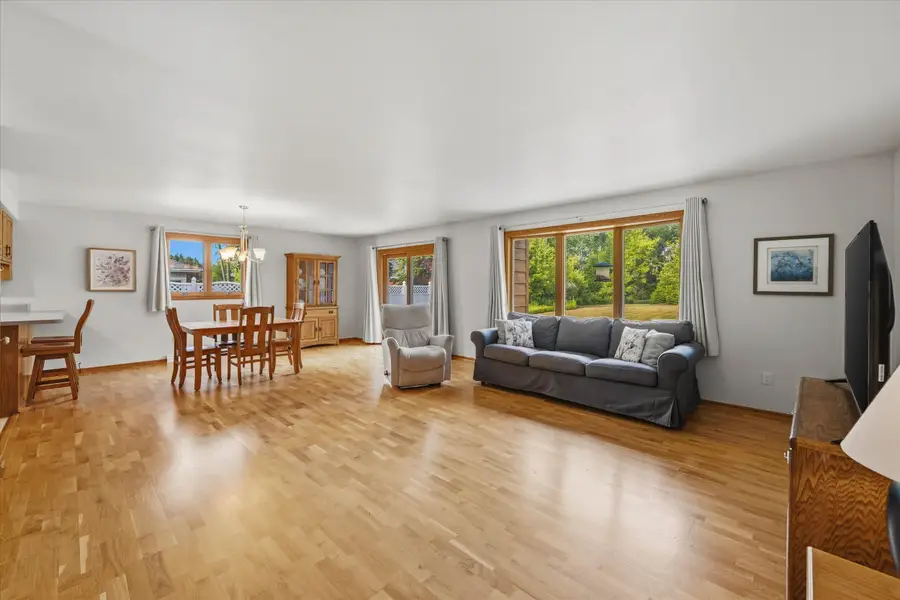 3713 Highcliff Ct, Sheboygan, WI 53083 - #2