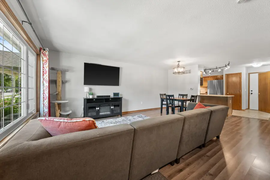 10154 W Whitnall Edge Dr, Franklin, WI 53132 - #2