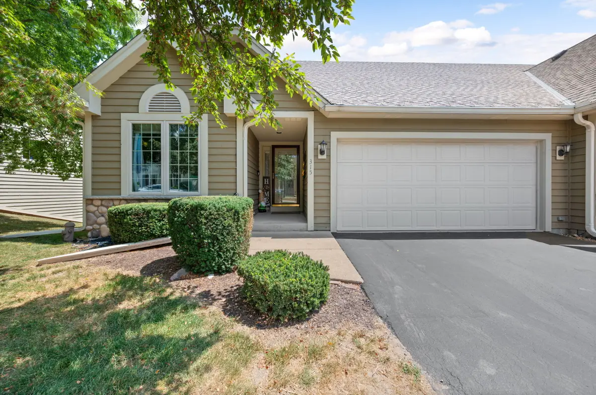 315 Endfield Cir, Waukesha, WI 53186 - #1