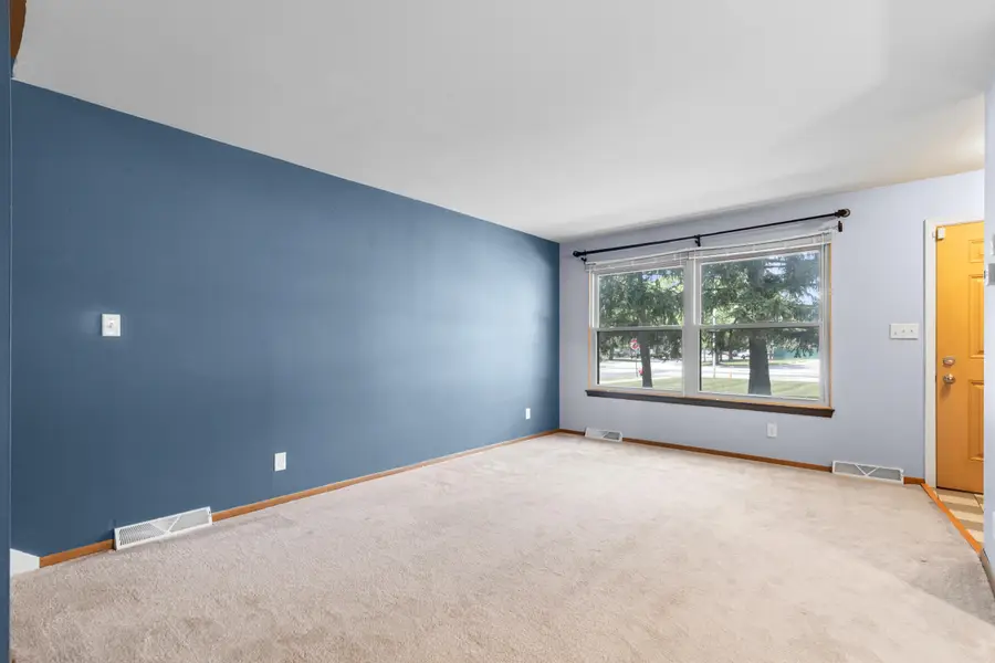 1924 W Salem St, Milwaukee, WI 53221 - #3
