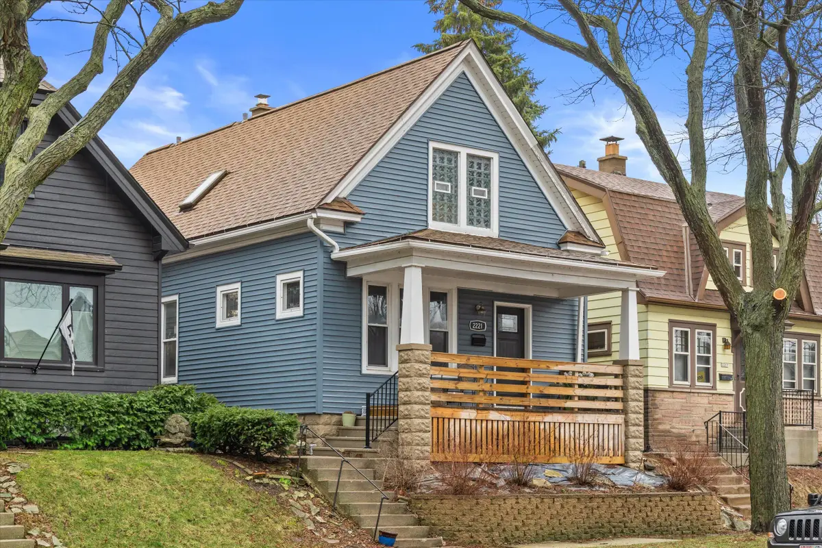 2221 E Oklahoma Ave, Milwaukee, WI 53207 - #1