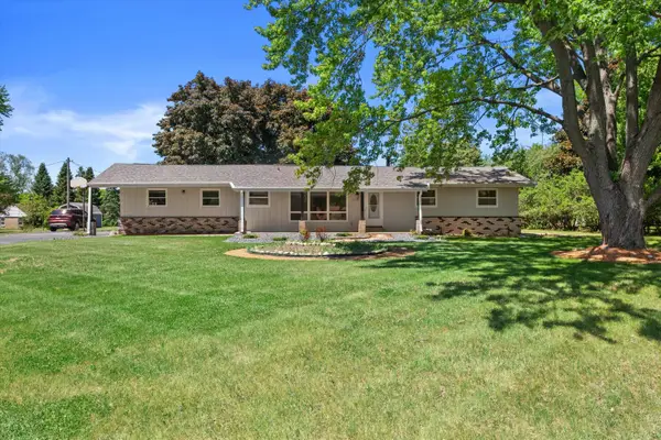 W226N8041 Longview Dr, Lisbon, WI 53089