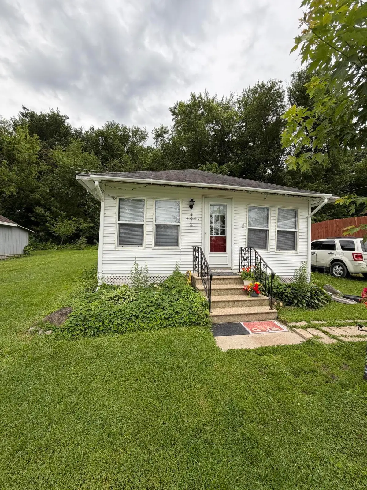 1402 E Koshkonong Dr, Edgerton, WI 53534 - #1