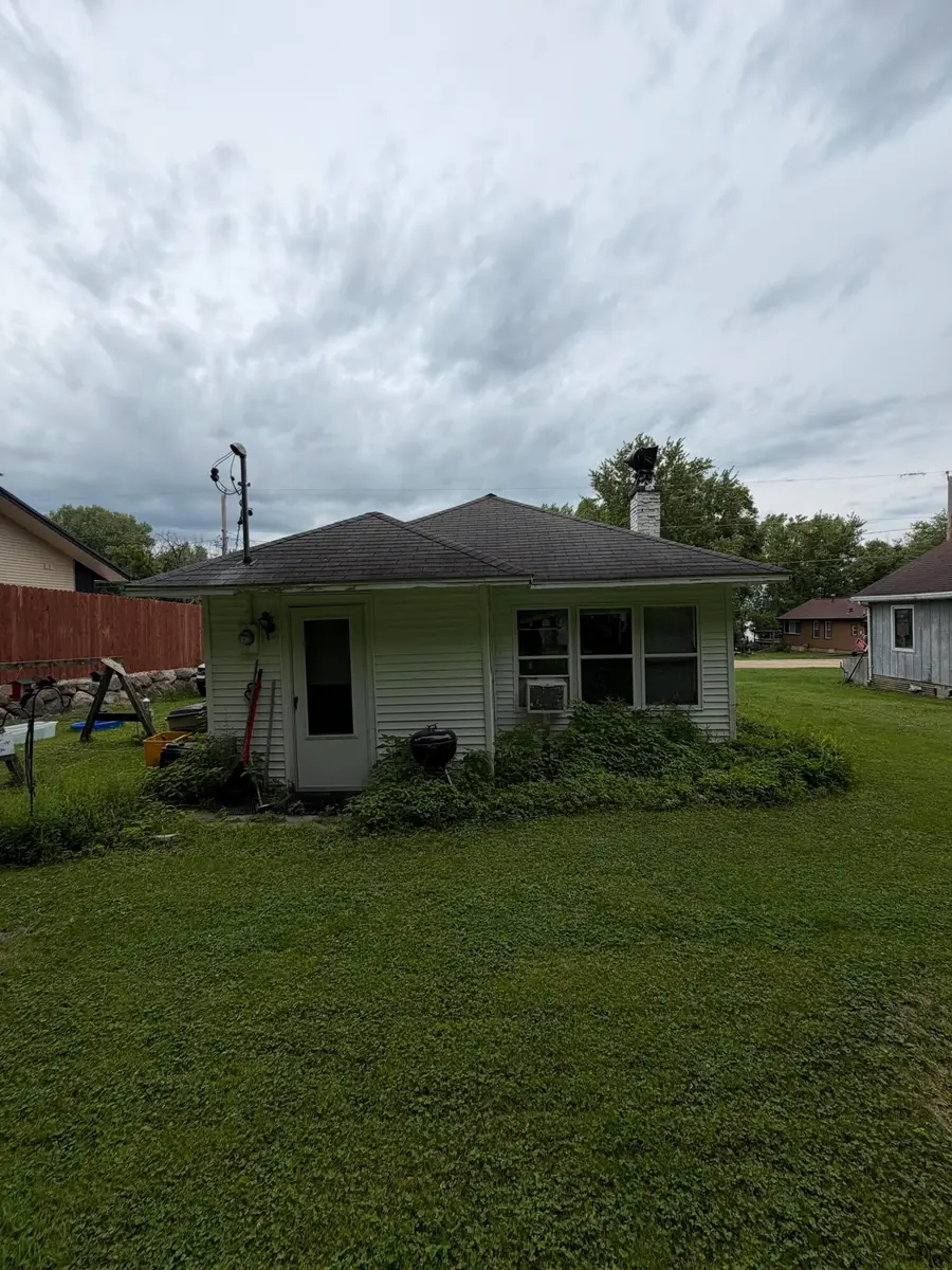 1402 E Koshkonong Dr, Edgerton, WI 53534 - #3