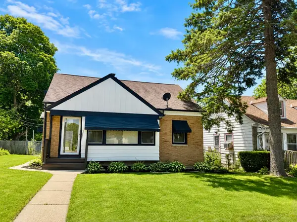 5821 W Keefe Ave, Milwaukee, WI 53216