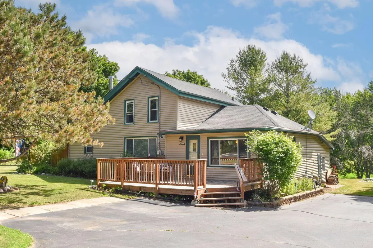 245 N Schuyler St, Neosho, WI 53059 - #1