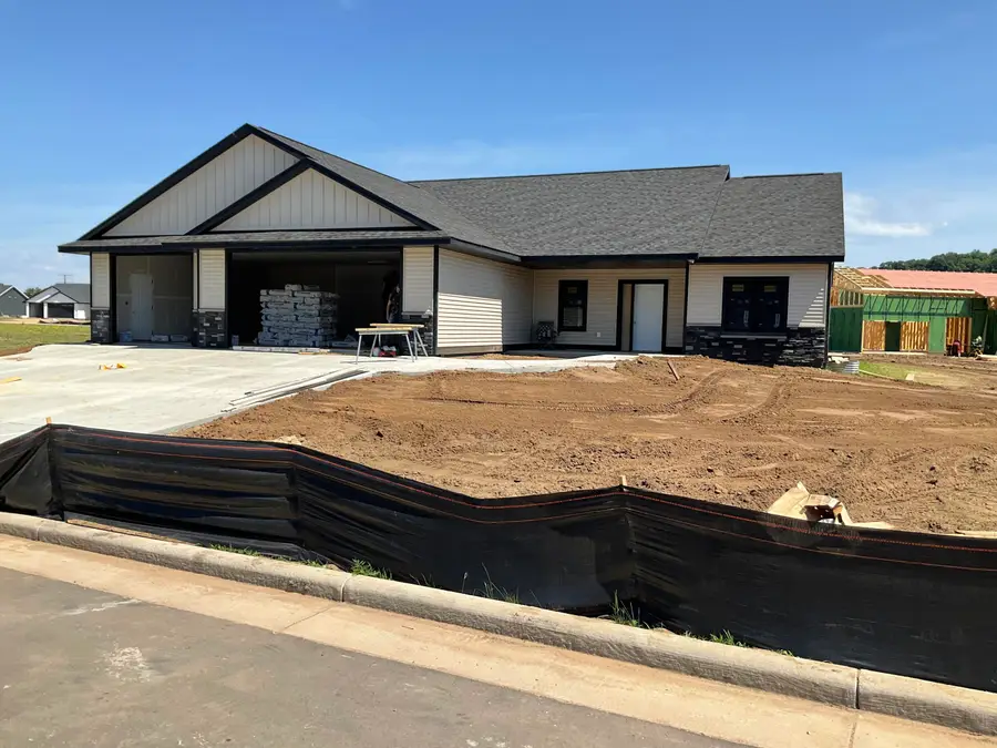 1309 Academy Dr, Holmen, WI 54636 - #2