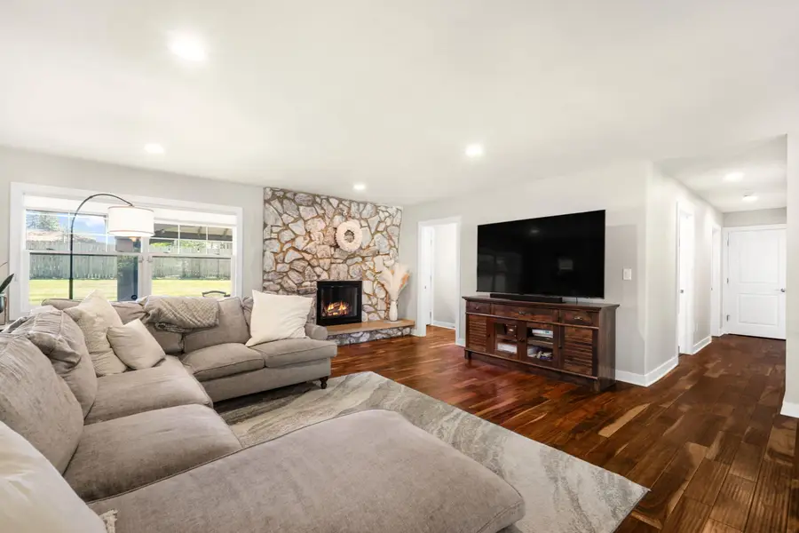 N97W15817 Burr Oak Rd, Germantown, WI 53022 - #3