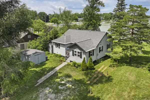 24312 Peninsula Dr, Dover, WI 53139