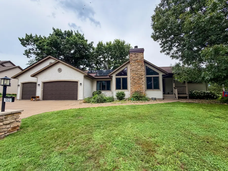 1053 Canary Ln, Onalaska, WI 54650 - #2