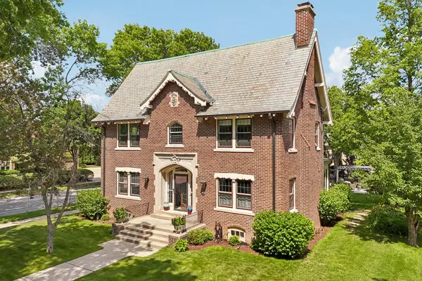 3494 N Shepard Ave, Milwaukee, WI 53211