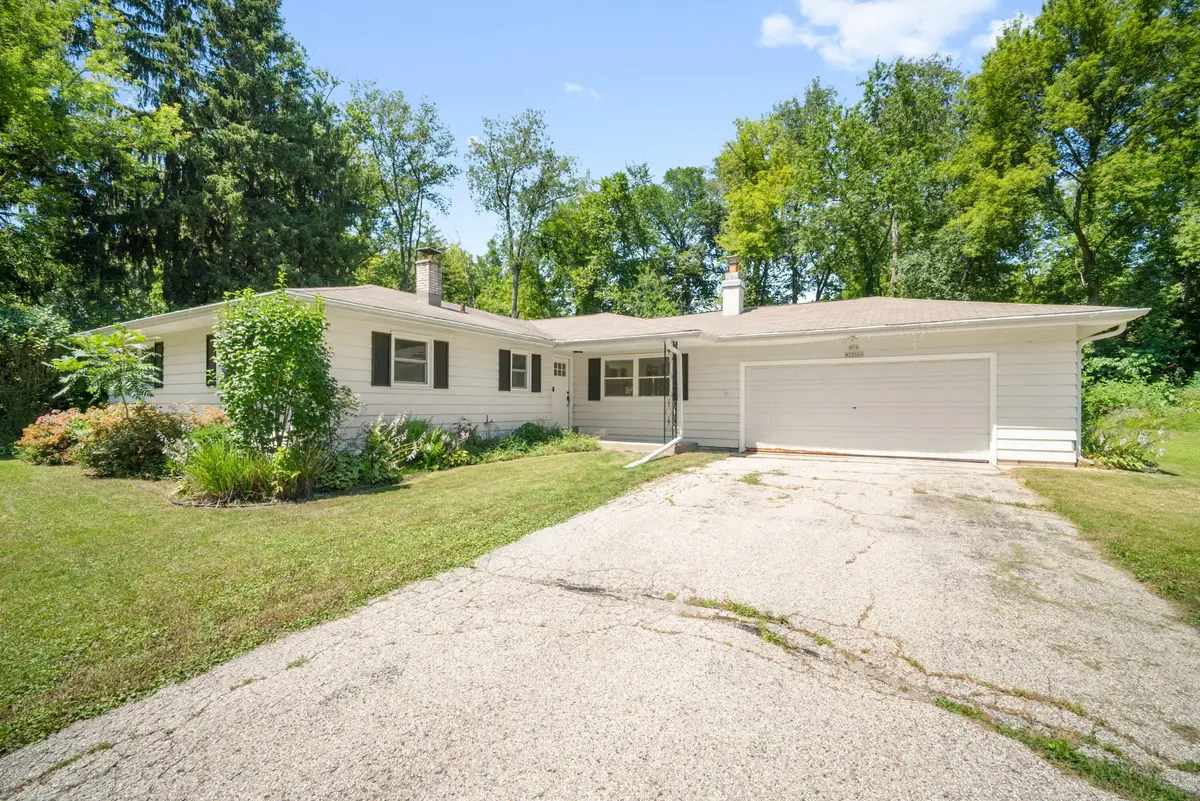 N70W39060 Foster Dr, Oconomowoc, WI 53066 - #1