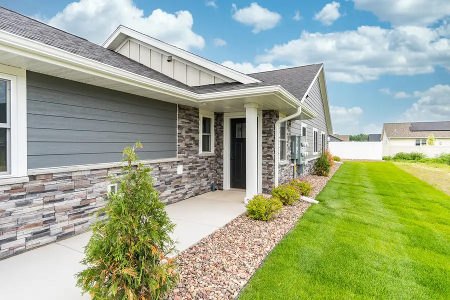 1623 Red Clover St, Holmen, WI 54636 - #2