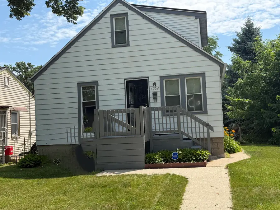 5224 N 47th St, Milwaukee, WI 53218 - #2