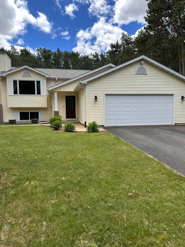 511 S Beach Dr, Altoona, WI 54720