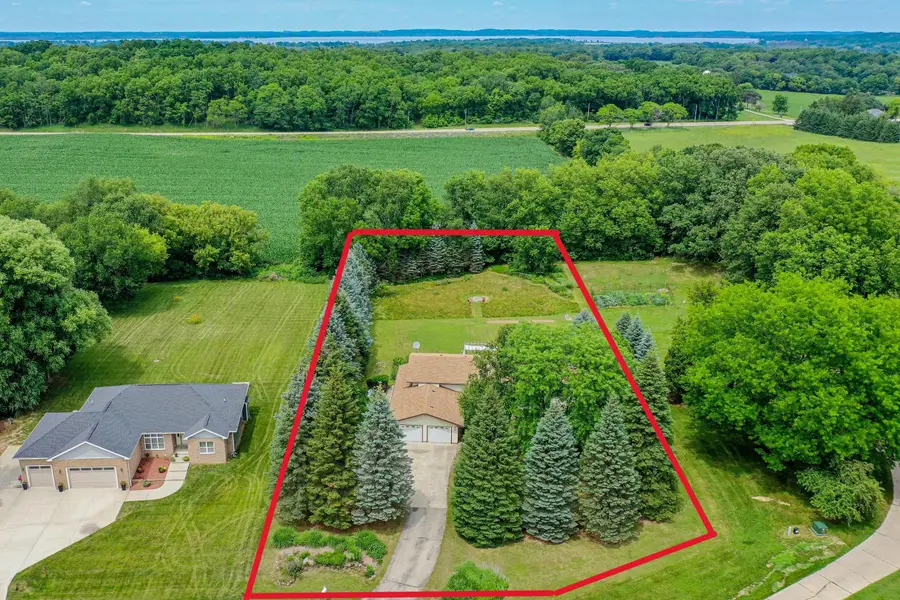 4751 E Oakview Dr, Milton, WI 53563 - #3