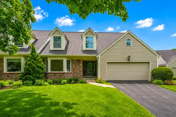 1611 W Eastbrook Ct, Mequon, WI 53092