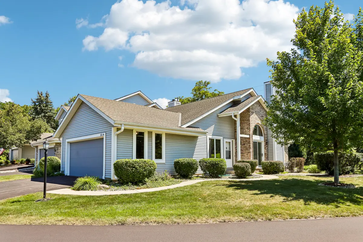 101 E Sutton Pl, Waukesha, WI 53188 - #1