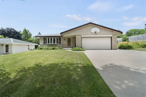 4109 W Hemlock St, Milwaukee, WI 53209