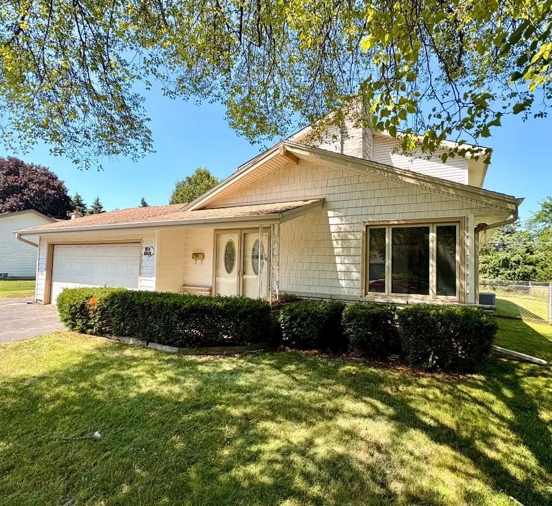 W174N9459 Devon Wood Rd, Menomonee Falls, WI 53051 - #1