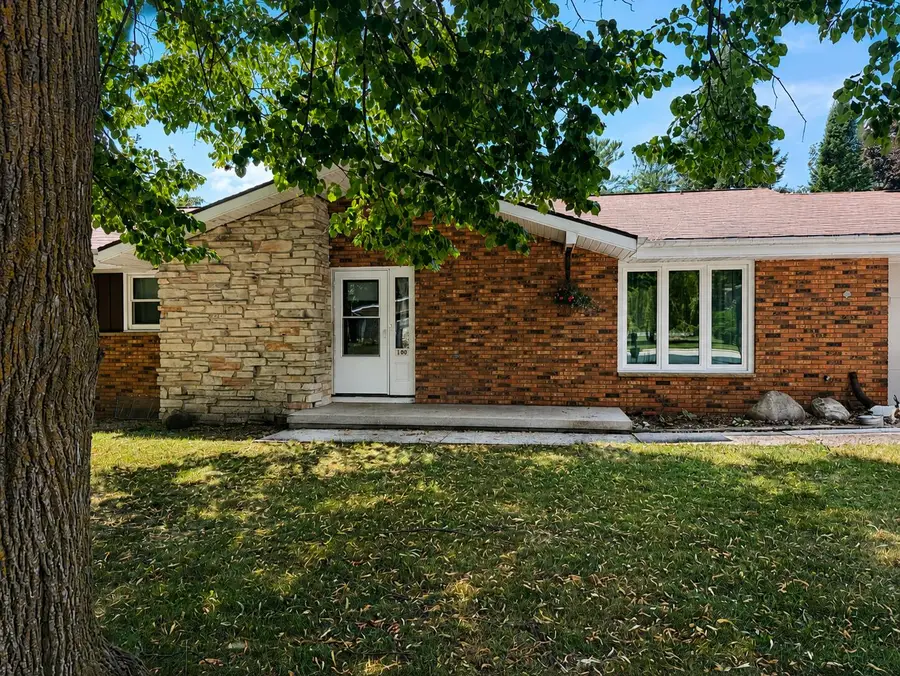 100 Highland St, Adell, WI 53001 - #2