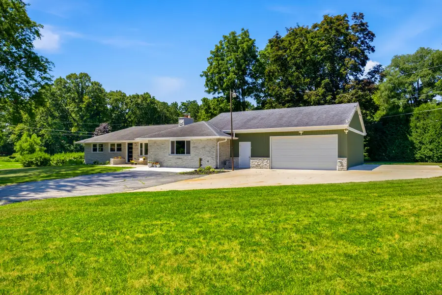W224N8095 Susan Pl, Lisbon, WI 53089 - #2