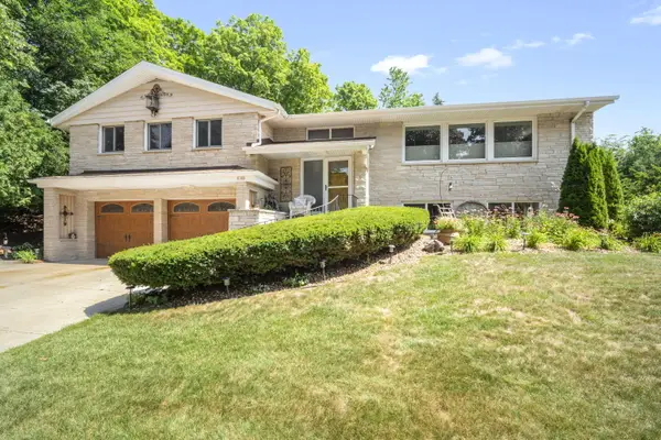 818 Badger Ln E, West Bend, WI 53095