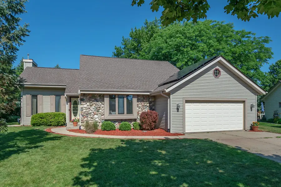 1716 Erin Ln, Waukesha, WI 53188 - #2