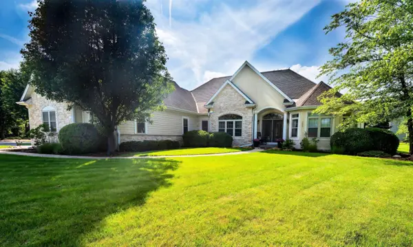 363 Sunshine Dr, Hartland, WI 53029