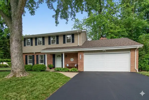 2470 Lionel Ct, Brookfield, WI 53045