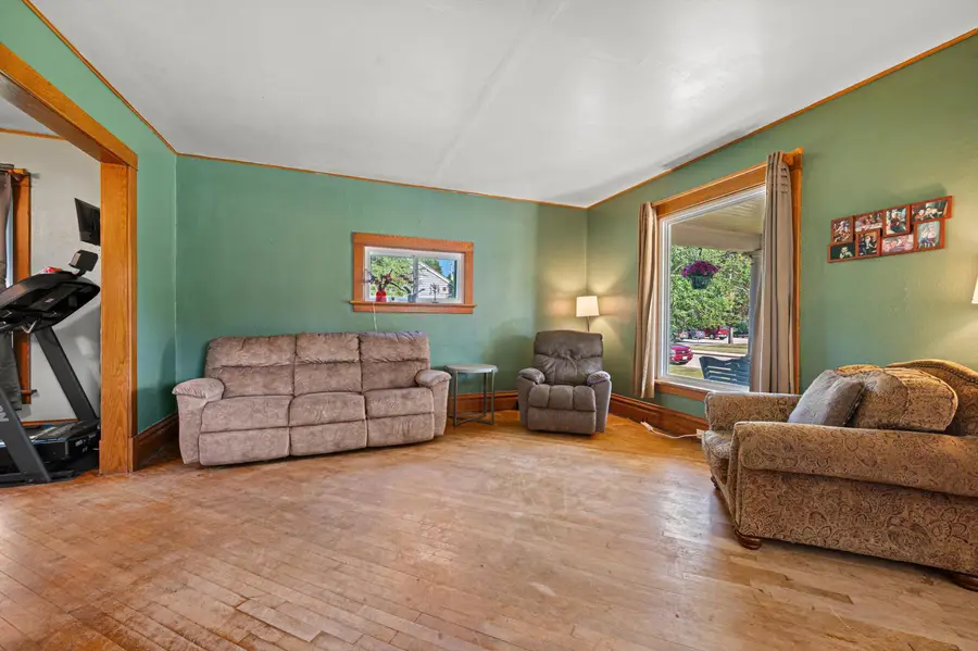 314 Lawn St, Hartland, WI 53029 - #3