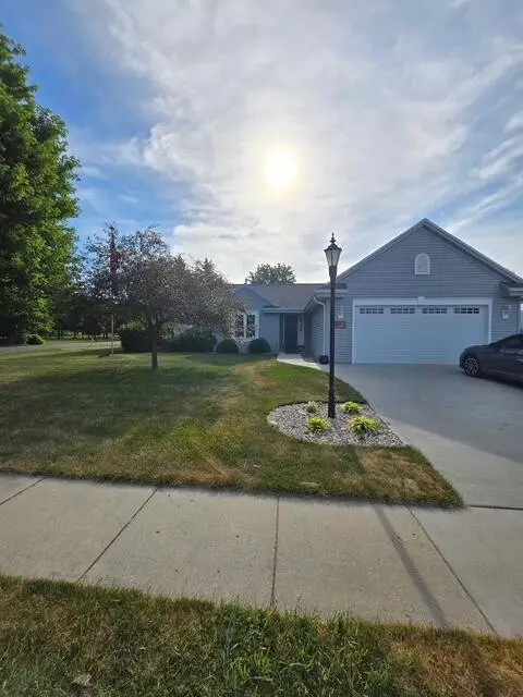 1701 Steeple Dr, East Troy, WI 53120 - #1