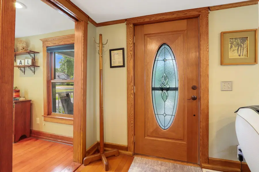 518 E Capitol Dr, Hartland, WI 53029 - #2