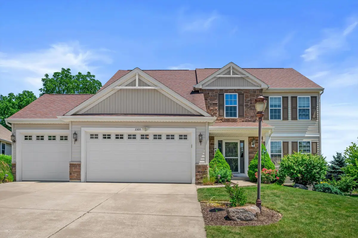 2305 Rustic Woods Ct, Waukesha, WI 53188 - #1
