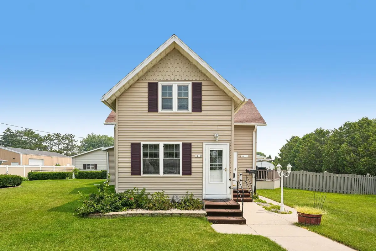 1212 Sixth St, Algoma, WI 54201 - #1