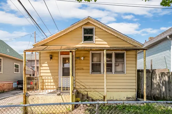 917 S 9th St, Milwaukee, WI 53204