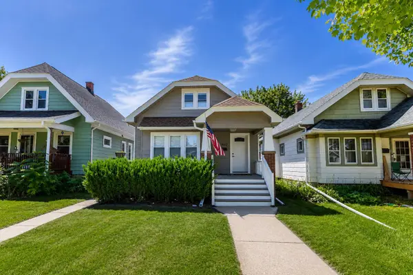 1917 S 71st St, West Allis, WI 53219