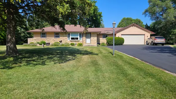 W226N6040 Avon Ct, Lisbon, WI 53089