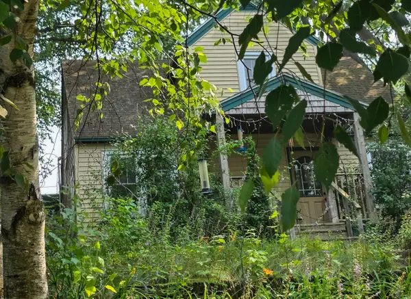 1427 Woodland Ave, Eau Claire, WI 54701