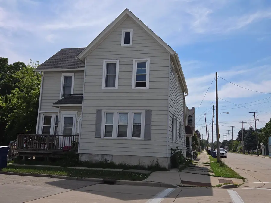 1654 Saint Clair St, Racine, WI 53402 - #3