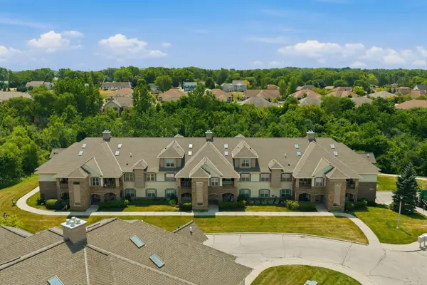 2987 W Drexel Ave, Franklin, WI 53132