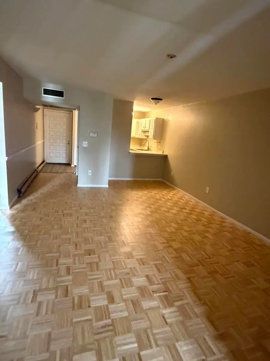 4200 W Rivers Edge Cir, Milwaukee, WI 53209 - #2