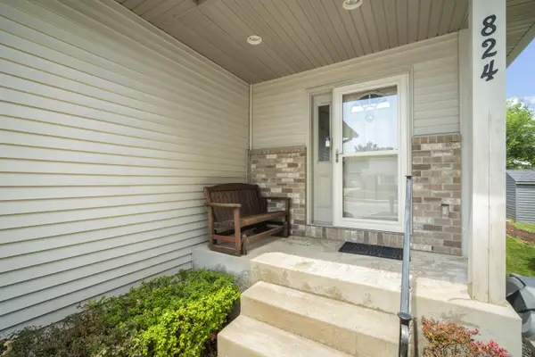 824 Columbia Ave, South Milwaukee, WI 53172