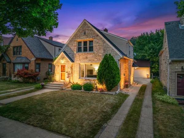 2650 N 70th St, Wauwatosa, WI 53213