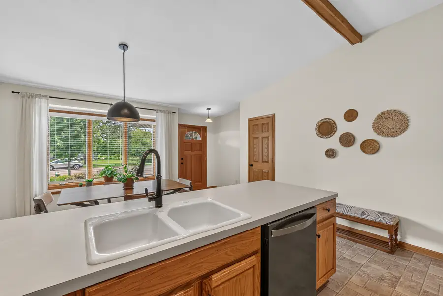 626 W Prospect St, Hartford, WI 53027 - #3