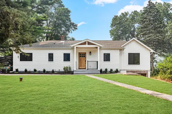 N1189 Tombeau Rd, Bloomfield, WI 53128